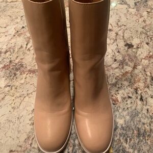 Oasis Society Boots, Size 10, Tan, Stretch Panels